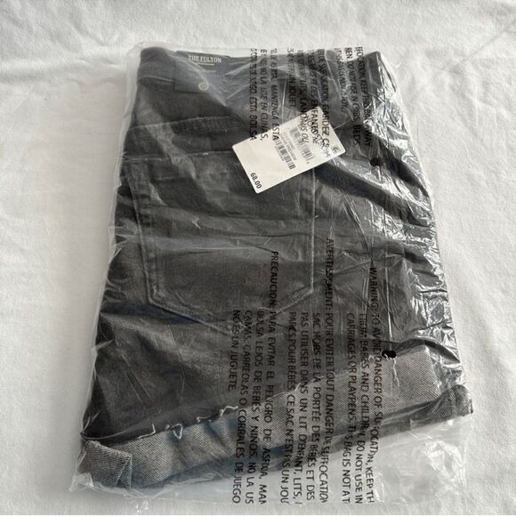 NWT Blank NYC Women’s “The Fulton” Roll Up Distressed Black Shorts - Size 28 - Picture 7 of 8